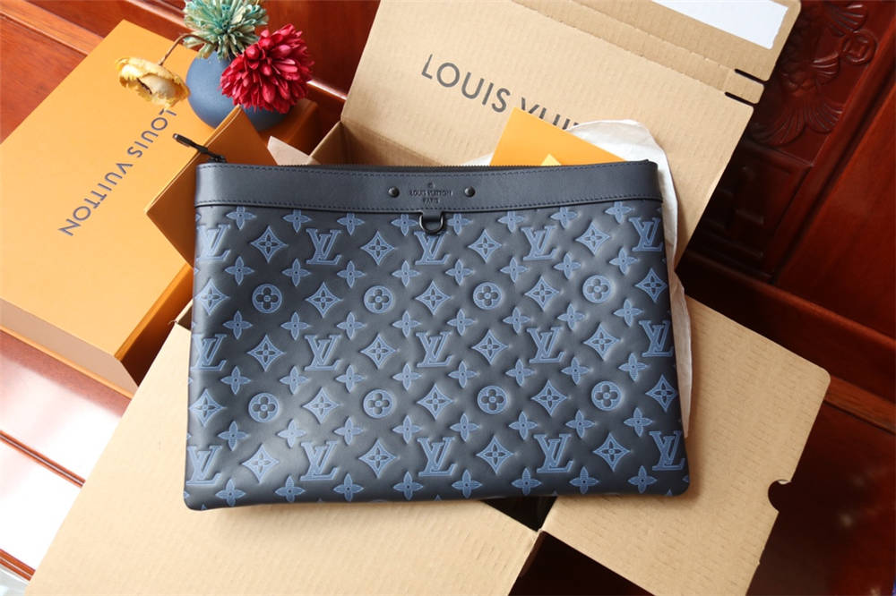 Louis Vuitton DISCOVERY POCHETTE  m80425  36 x 25 x 2cm 2025 new 